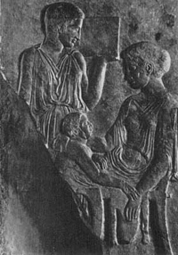 Надгробие иа Сухуми (Серый мрамор. V в. до н.э. Сухуми, Краеведческий музей)