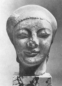 Голова девушки из Милета. Мрамор.Середина VI в. до н.э. Берлин, Государственный музей
